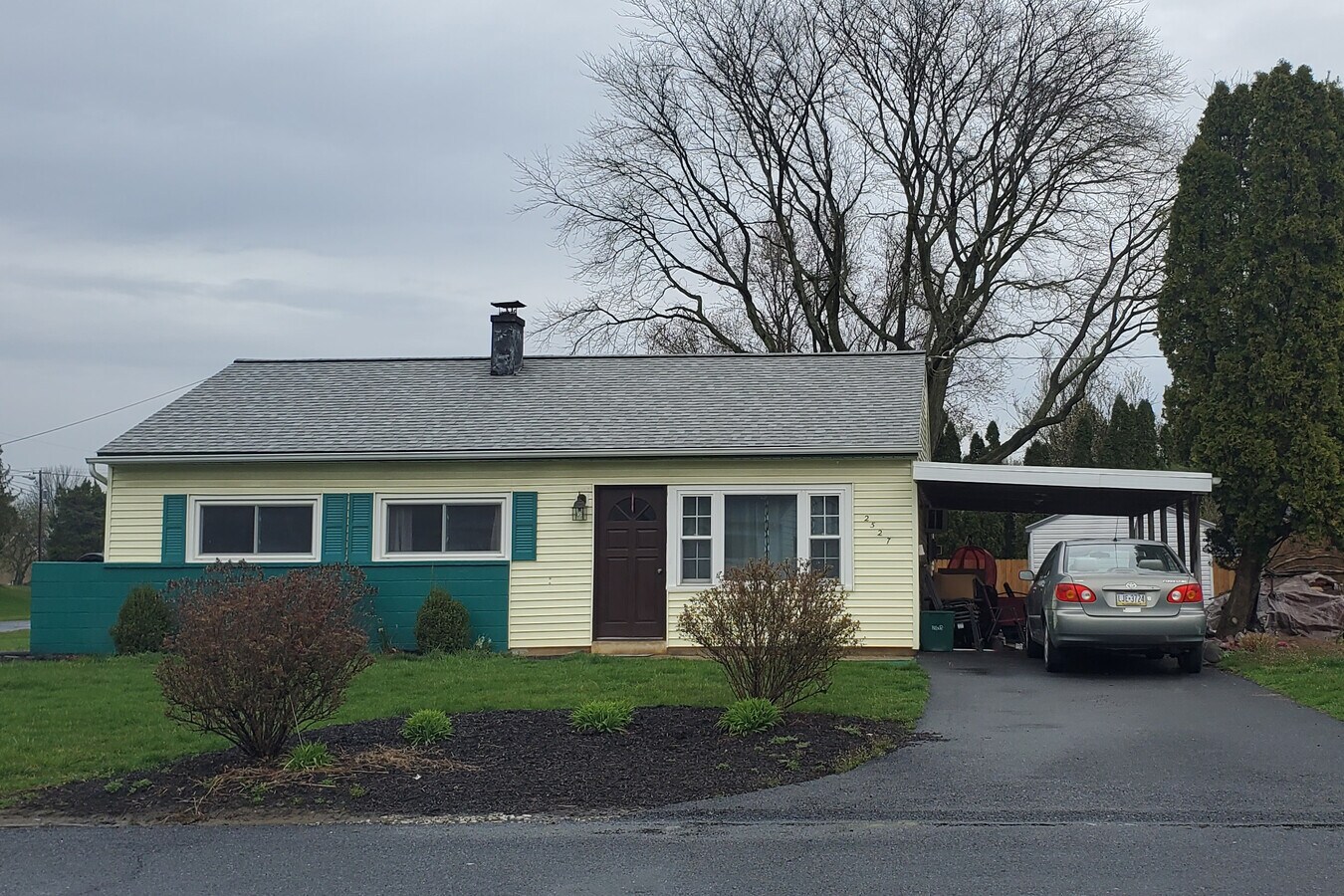 Photo - 2527 Valley Road