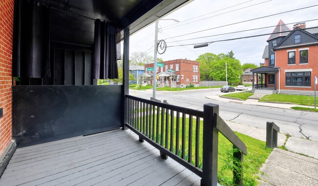 Photo - 685-685 S Champion Ave Unit 685