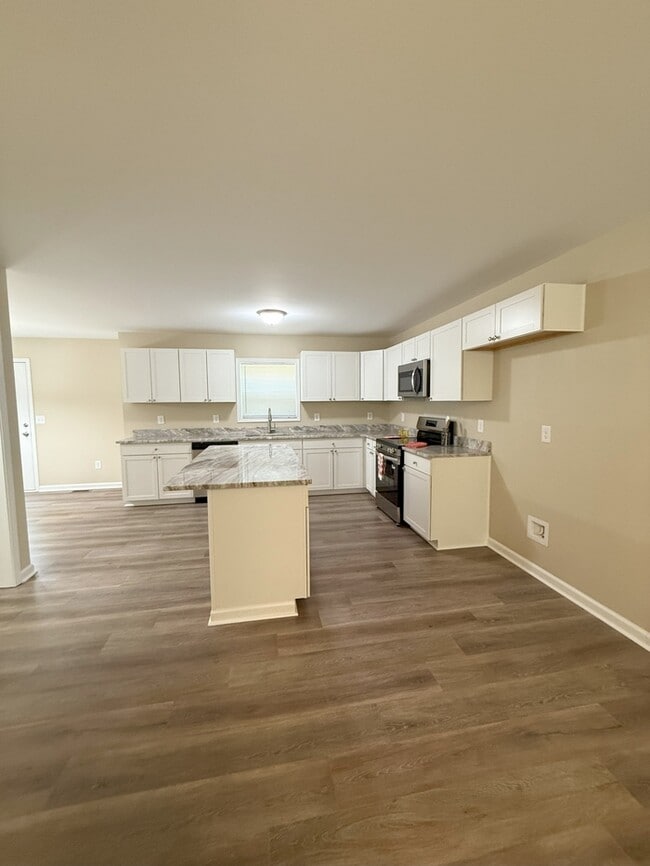 Photo - 153 Charlotte Cir