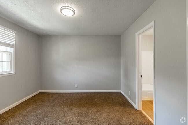 1BR, 1BA - 550SF - Bedroom