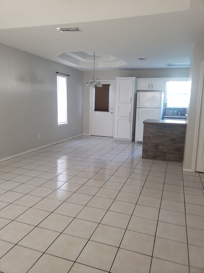 Photo - 1105 Lexington Cir Unit C