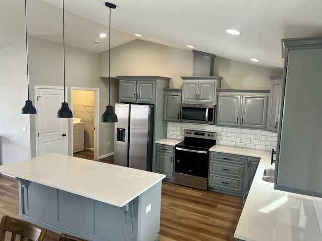 Photo - 2393 Pacific St