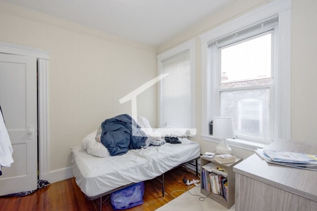 Photo - 2Br/1Bth, Right on Green Line E, walk to Green Line D. Great location!!