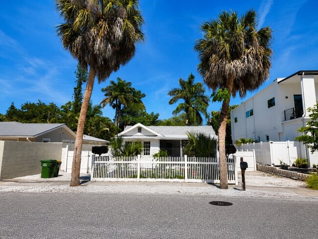 Photo - 3524 Bay Shore Rd