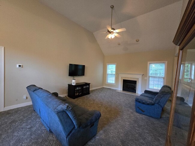 Photo - NEW LISTING!!
