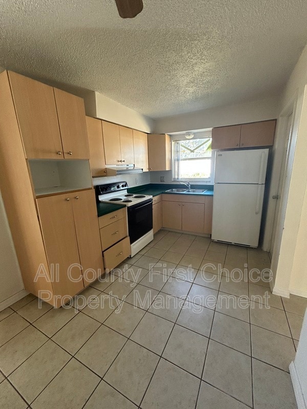 Photo - 928 Lake Palms Dr