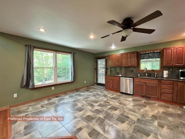 Photo - 709 Brown Mountain Rd