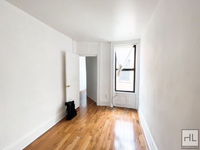 Photo - STARR STREET / Spacious Bushwick 2-Bed 1-Bath / Amazing Location Unit 3R