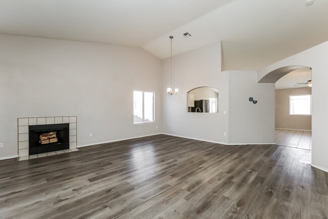 Photo - 5307 N 79th Dr