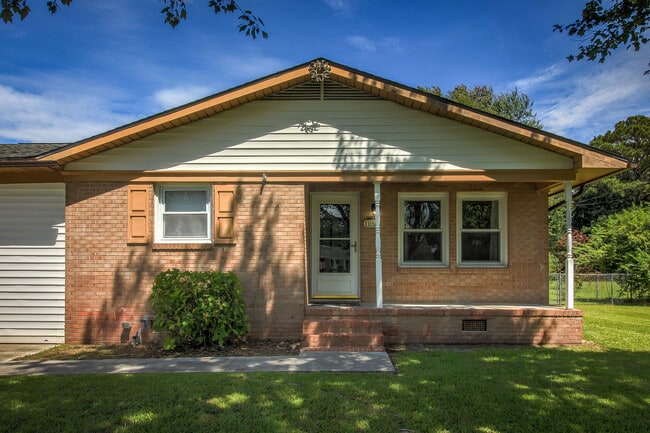 Photo - 105 Sandy Ln