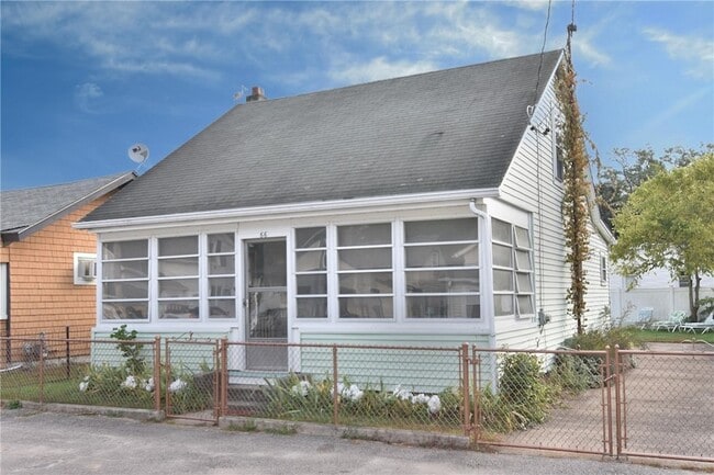 Building Photo - 66 Sagamore St Rental