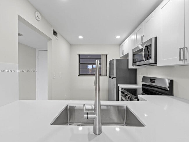 Photo - 10825 SW 112th Ave Unit 206