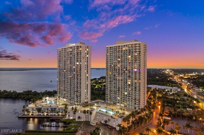 Building Photo - 3000 Oasis Grand Blvd Unit MPH6 Rental
