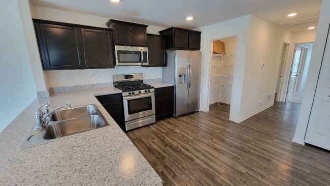 Photo - 200 Goldenrod Dr