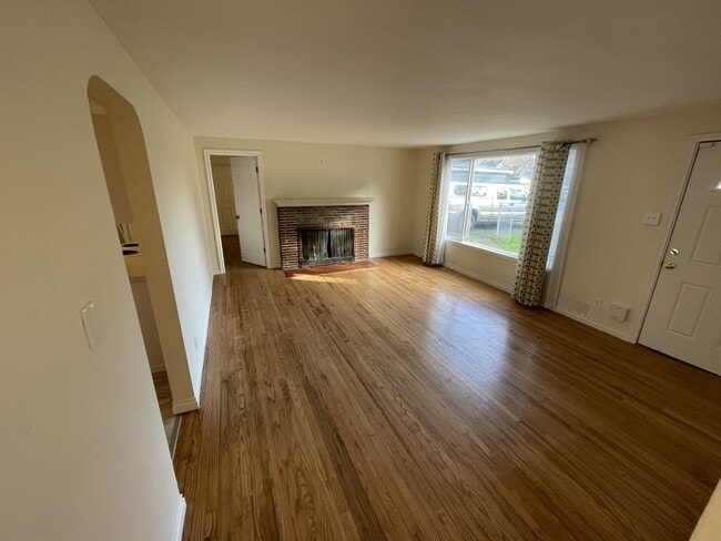 Living Room - 8709 Highland Ave SW