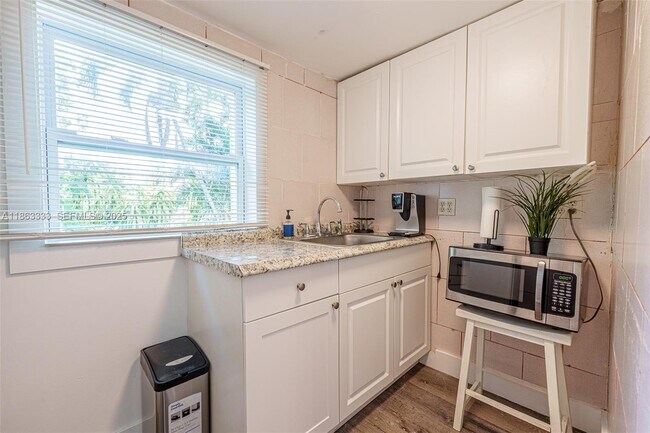 Photo - 528 SW 21st Ave Unit B