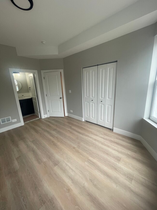 Photo - 1821 W Haddon Ave Unit 1