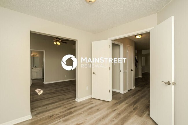 Photo - 4 Bedroom Pet-Friendly Home in VALRICO, FL...