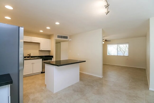 Photo - 7421 E Belleview St