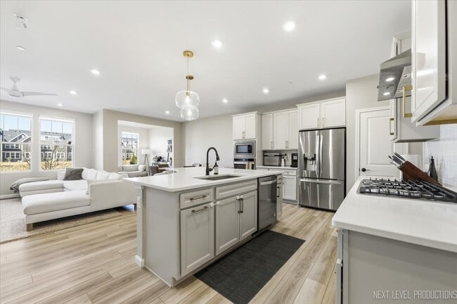 Photo - 2132 Weatherbee Ln