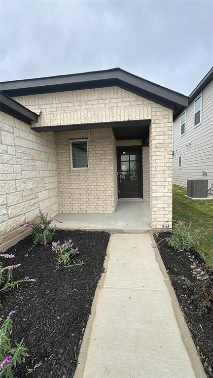 Photo - 444 Breccia Trl