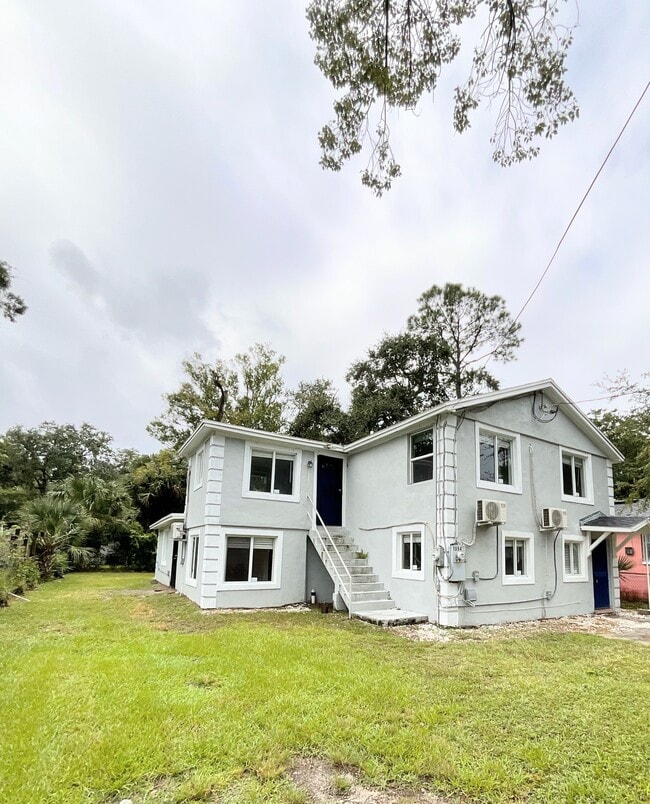 Building Photo - 1356 W 24th St Unit 1