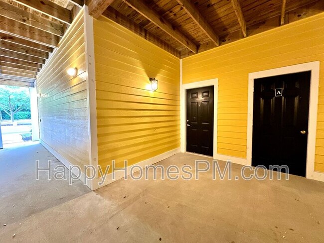 Photo - 2411 Chatelain Way