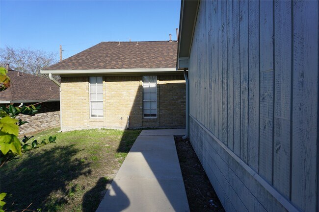 Photo - 1915 Normal Park Dr