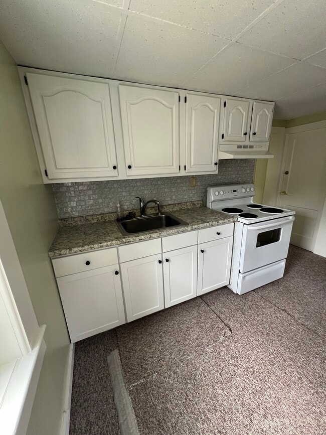 Photo - 235 Main St Unit B