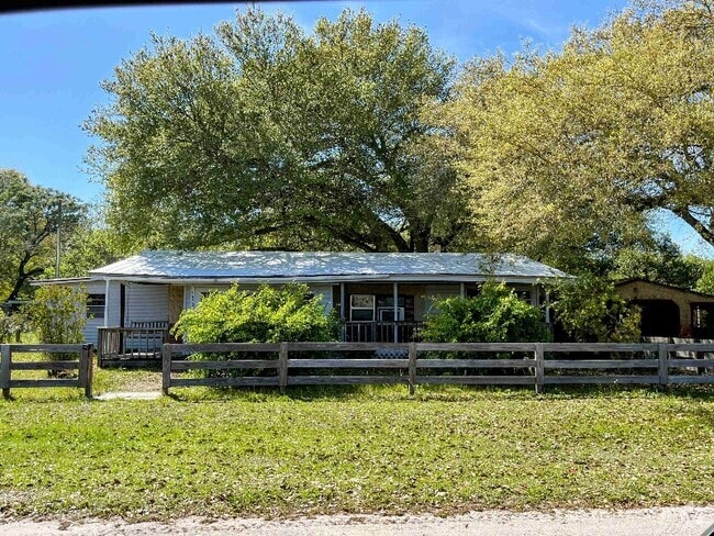 Building Photo - 5670 Lauramore Rd Rental