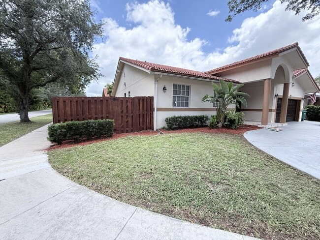 Photo - 9141 NW 152nd St