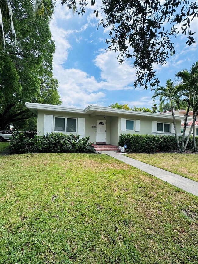 Photo - 2701 Segovia St Unit 1