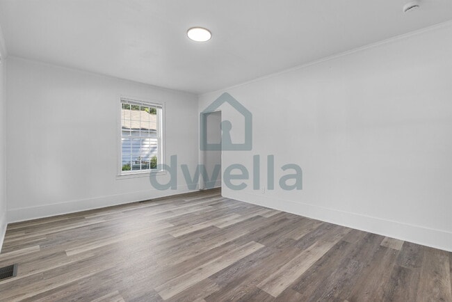 Photo - LOCATION, LOCATION, LOCATION!!! 3-Bedroom RENOVATED Rental Home-UNMATCHED CONVENIENCE!