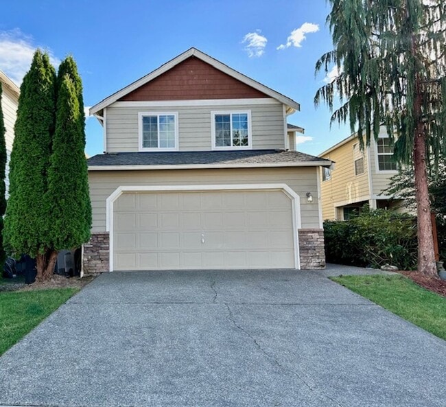 Building Photo - Roomy 4-Bedroom Home in Quiet Panther Lake Location