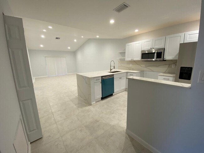 Photo - 9973 Three Lakes Cir