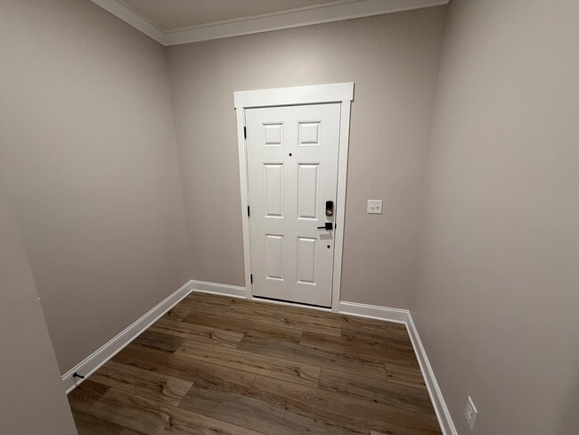 Photo - 147 Hyacinth Ln