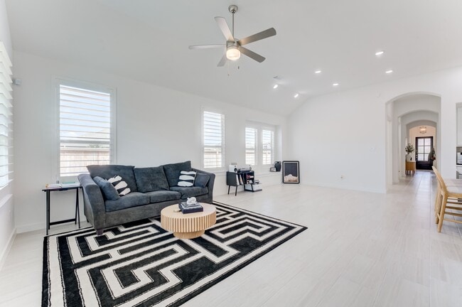 Photo - 27015 Lanes Dr