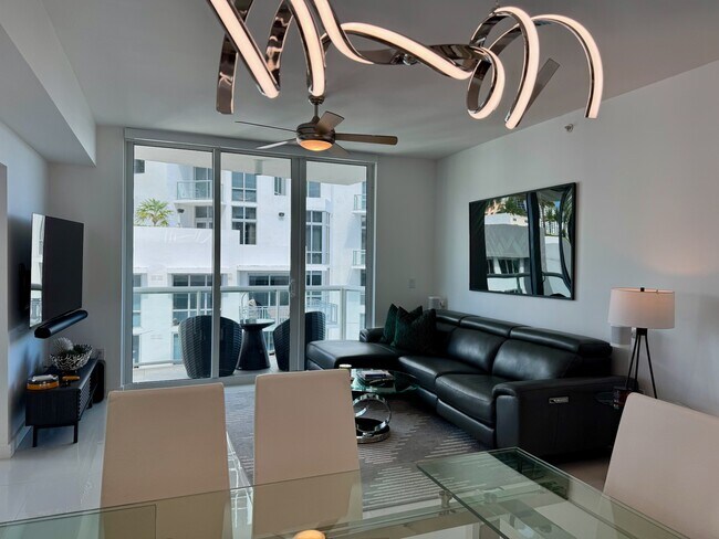 Photo - 111 SE 8th Ave