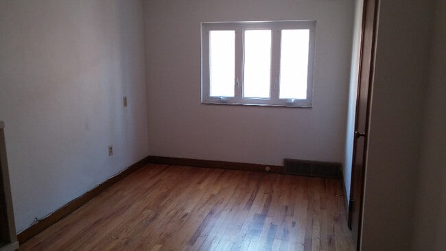 Photo - 6318 Glenview Pl