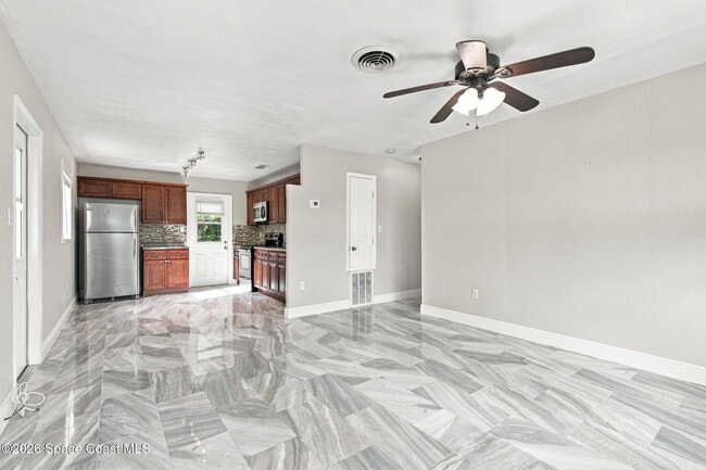 Photo - 2267 Robinhood Dr