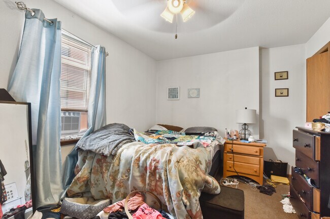 202-204 N Pinckney St