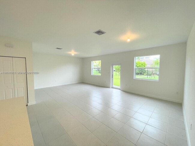 Photo - 2647 SE 8th Ct