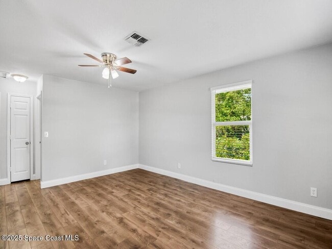 Photo - 1325 17th Pl SW