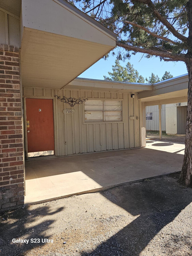 Photo - 1706 Elkhart Ave Townhome