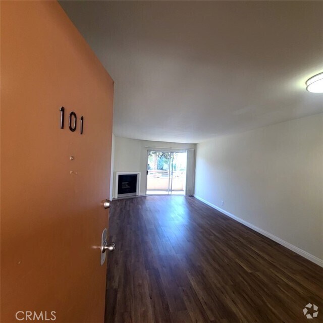 Building Photo - 5060 Kester Ave Unit 101 Rental