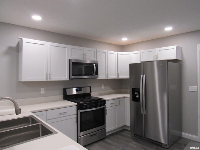 Photo - 240 5th St E