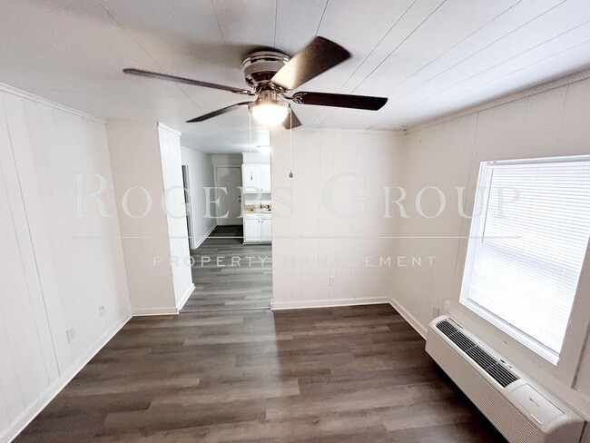 Photo - 710 Gordon St