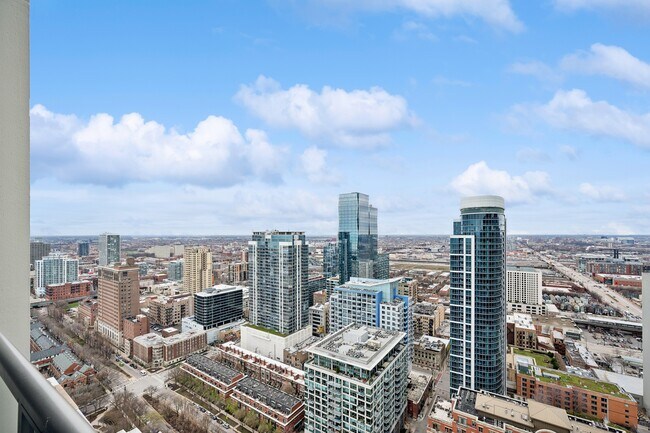 Photo - 1235 S Prairie Ave Unit 3607