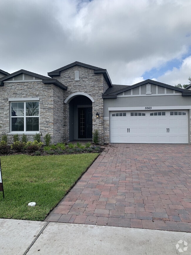 Building Photo - 5563 Sabal Dr Rental