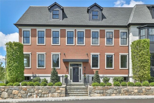 Building Photo - 156 Bedford Rd Unit 1 Rental